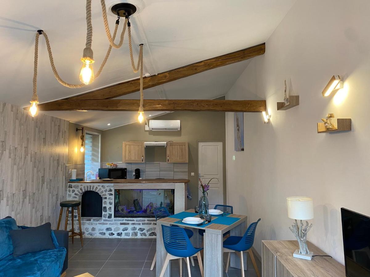 Les 4 Seasons, Agreable Gite Avec Terrasse Et Jardin La Croix Bigot Luaran gambar