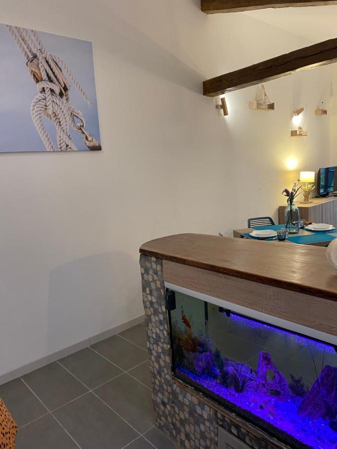 Les 4 Seasons, Agreable Gite Avec Terrasse Et Jardin La Croix Bigot Luaran gambar